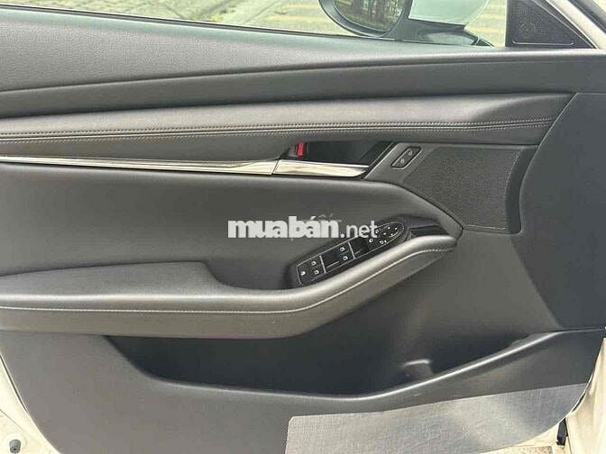 Mazda 3 1.5L Luxury 2020