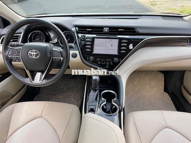 Toyota Camry 2021 2.0G - Siêu lướt 31,000 Km.