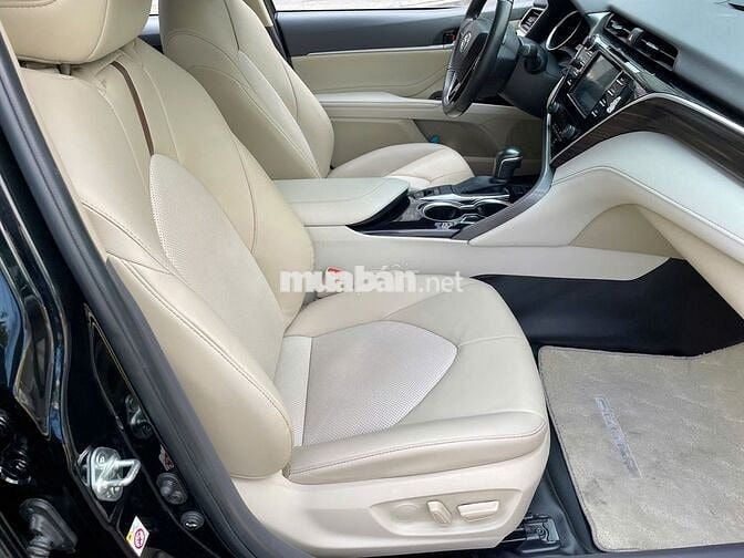 Toyota Camry 2021 2.0G - Siêu lướt 31,000 Km.