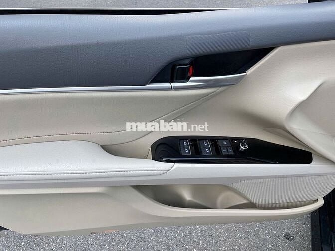 Toyota Camry 2021 2.0G - Siêu lướt 31,000 Km.