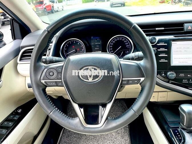 Toyota Camry 2021 2.0G - Siêu lướt 31,000 Km.