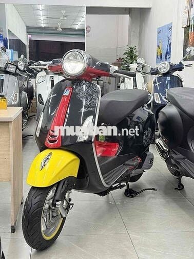 Vespa Primavera Mickey bản giới hạn 2024 2k km