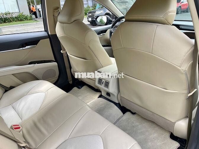 Toyota Camry 2021 2.0G - Siêu lướt 31,000 Km.