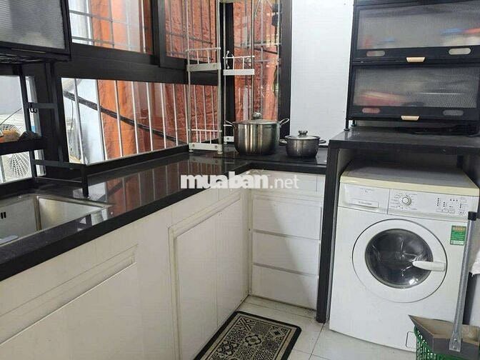 Bán nhà TT Lò Đúc, tầng 2 oto đỗ, 50m 2N1WC, full nội thất, tiện ích