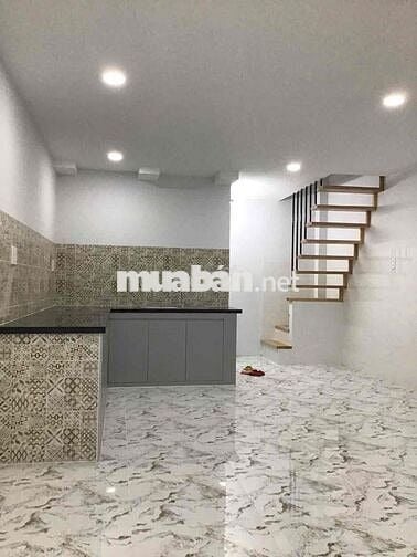 Cần cho thuê nhà hxt nhà mới 4x17m đúc lửng 2wc 8tr