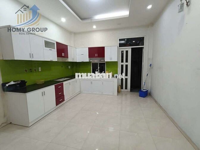 NHÀ 1TRỆT 3LẦU 4X17 4PN 5WC VỊ TRÍ CỰC ĐẸP TRUNG TÂM ĐƯỜNG 8 LINH XUÂN