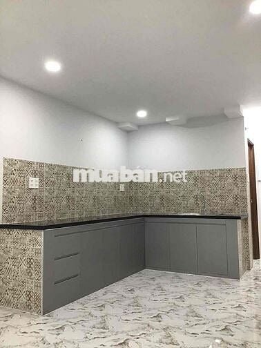 Cần cho thuê nhà hxt nhà mới 4x17m đúc lửng 2wc 8tr