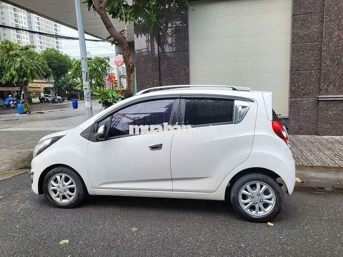 Chevrolet Spark Trắng 5 chỗ