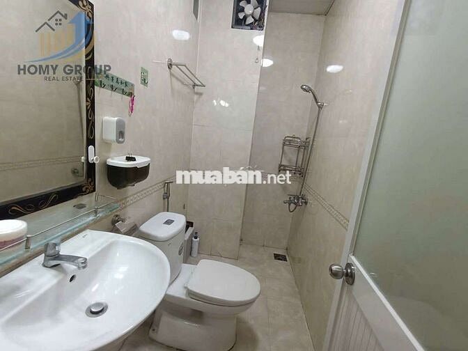 NHÀ 1TRỆT 3LẦU 4X17 4PN 5WC VỊ TRÍ CỰC ĐẸP TRUNG TÂM ĐƯỜNG 8 LINH XUÂN