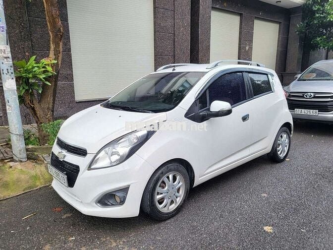 Chevrolet Spark Trắng 5 chỗ