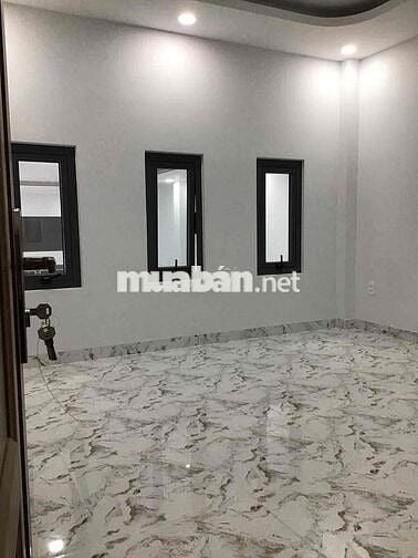 Cần cho thuê nhà hxt nhà mới 4x17m đúc lửng 2wc 8tr