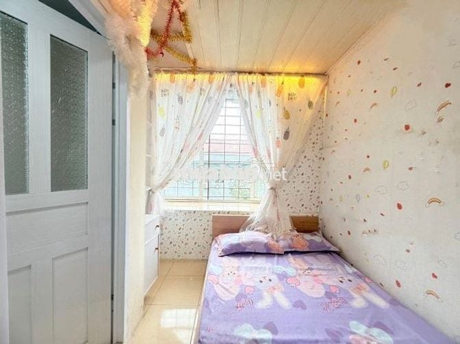 Tập thể Hà Nội 3 ngủ quận Hai Bà Trưng - ô tô đỗ cửa