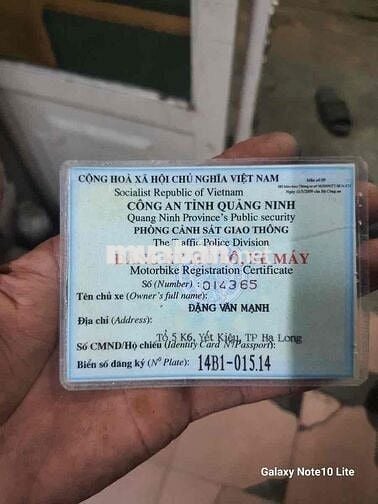 wave a máy zin chưa chạm đầu