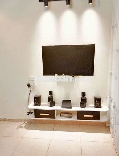 Tập thể Hà Nội 3 ngủ quận Hai Bà Trưng - ô tô đỗ cửa