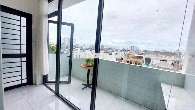 PHÒNG BAN CÔNG MẶT TIỀN ĐƯỜNG VƯỜN LÀI