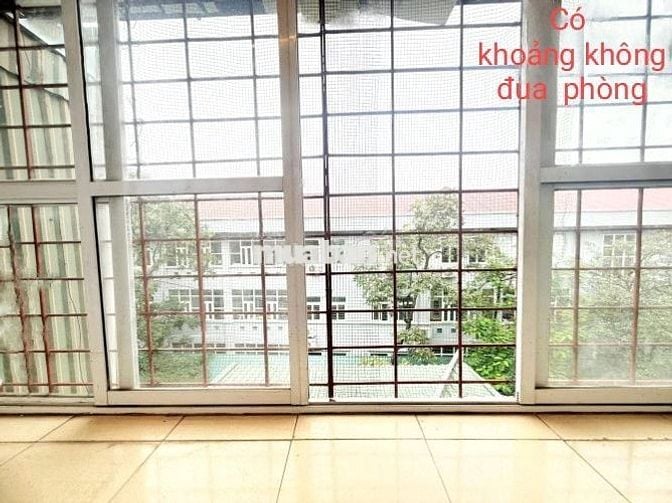 Tập thể Hà Nội 3 ngủ quận Hai Bà Trưng - ô tô đỗ cửa