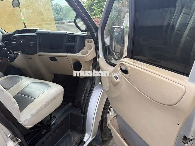 Ford Transit 2016 tải van 3 chổ 900kg