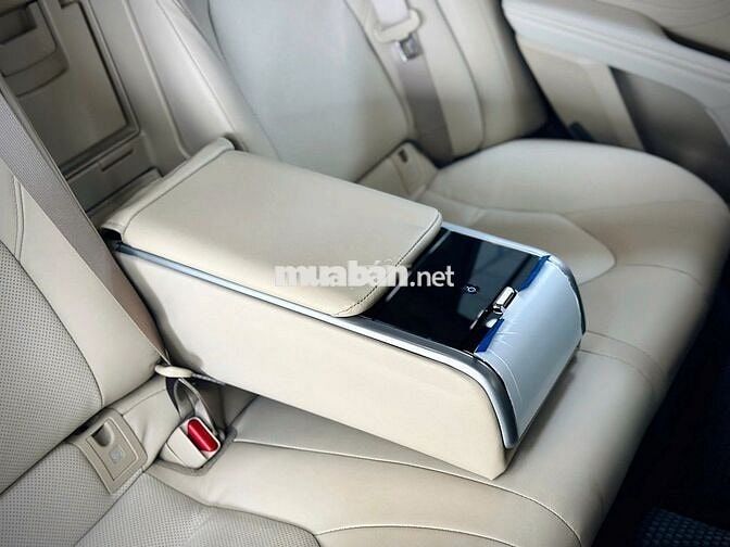 Toyota Camry 2.5Q 2023 - 50000 km