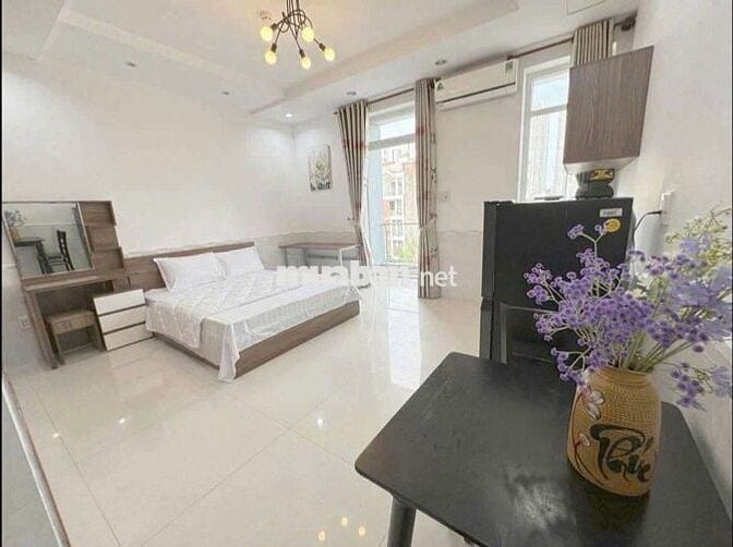 CHUNG CƯ MINI BAN CÔNG THOÁNG - NGAY SÁT CẦU NGUYỄN VĂN CỪ QUẬN 1