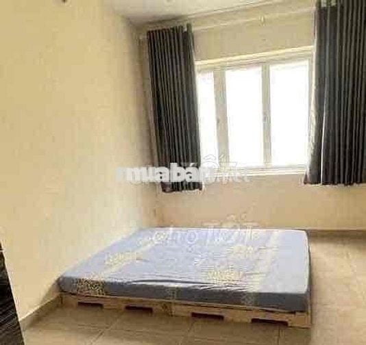 cho nam thuê phòng lầu 3 giá 1.6 triệu