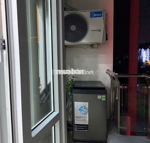 CHUNG CƯ MINI BAN CÔNG THOÁNG - NGAY SÁT CẦU NGUYỄN VĂN CỪ QUẬN 1