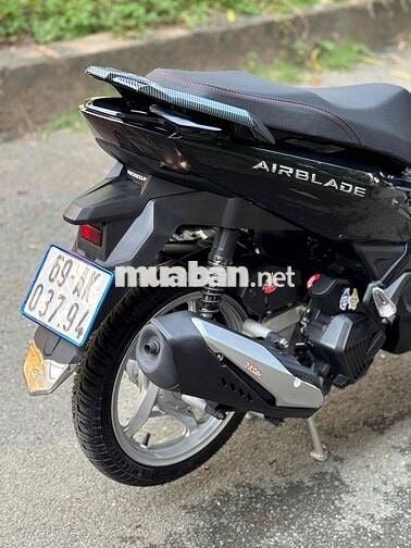 Honda Air Blade 125 2024 4val Đen bóng