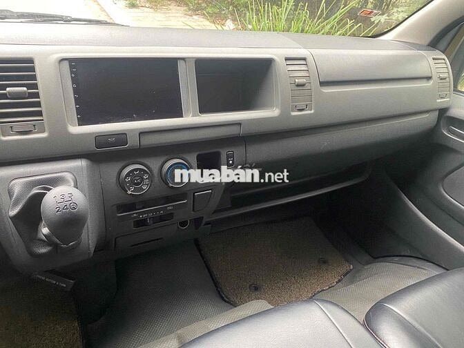 Toyota Hilace Van 2011 940kg 20 vạn Đen