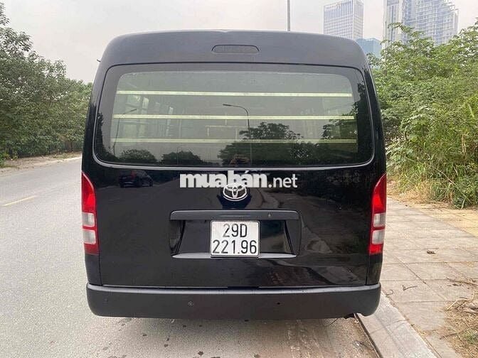 Toyota Hilace Van 2011 940kg 20 vạn Đen