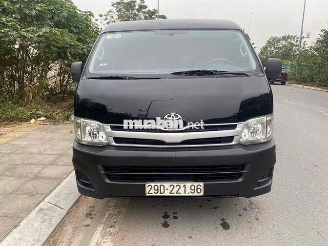 Toyota Hilace Van 2011 940kg 20 vạn Đen