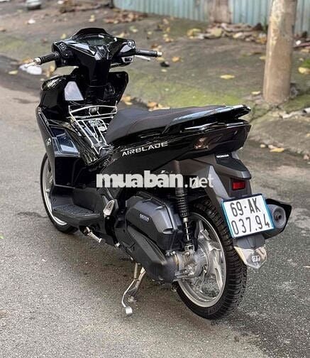 Honda Air Blade 125 2024 4val Đen bóng