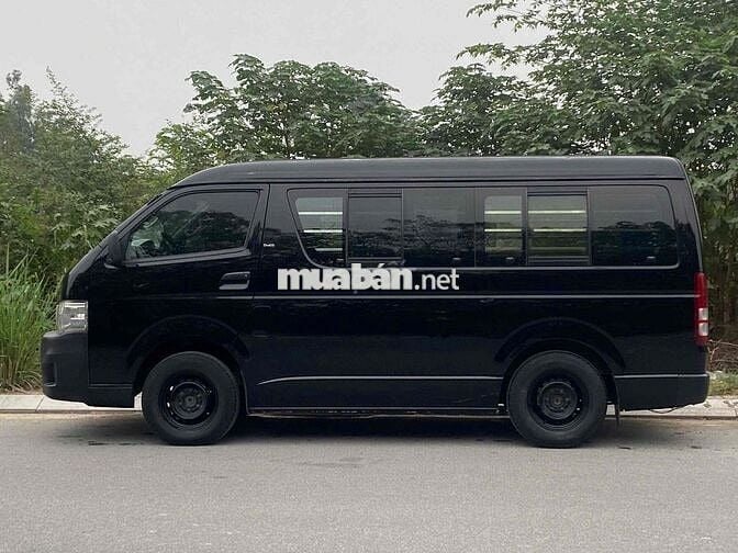Toyota Hilace Van 2011 940kg 20 vạn Đen
