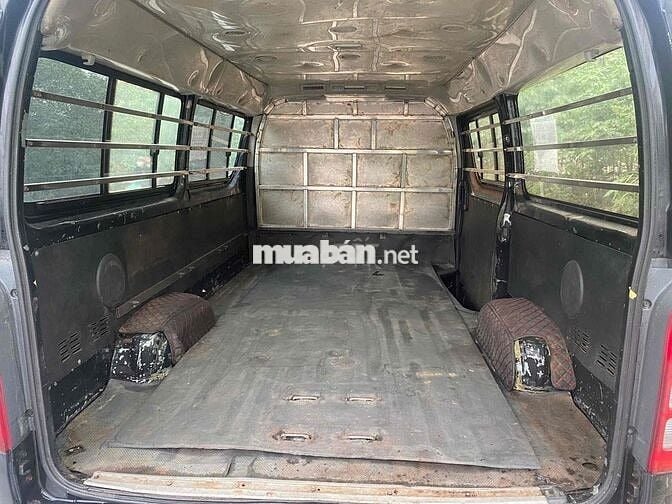 Toyota Hilace Van 2011 940kg 20 vạn Đen