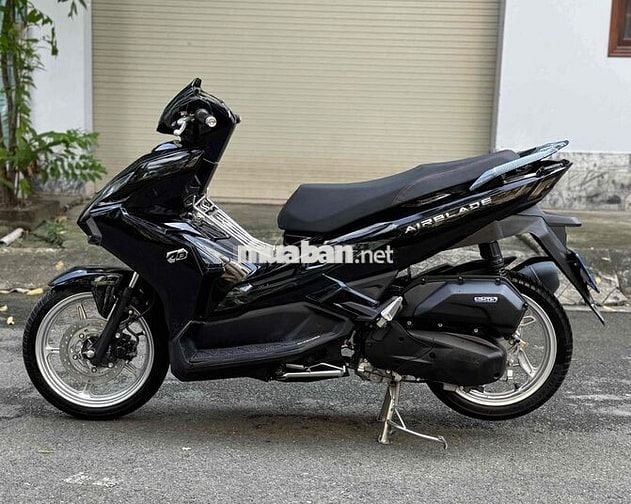 Honda Air Blade 125 2024 4val Đen bóng