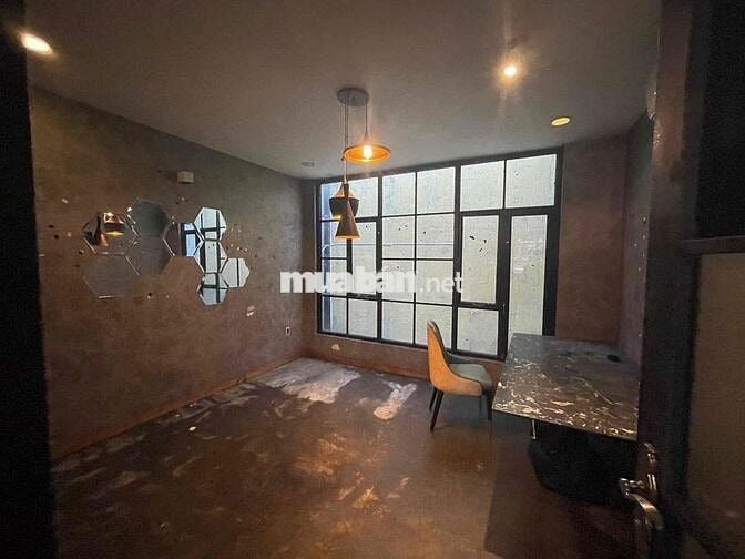 Mặt bằng 450m2 kinh doanh đa ngành nghề