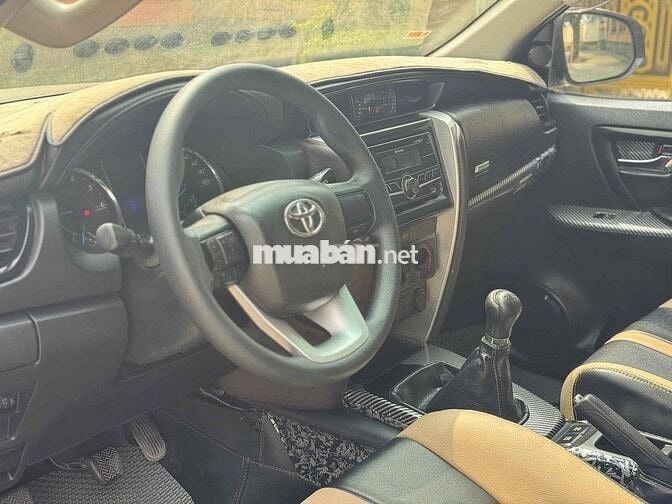 Ban Toyota Fortuner 2017 số sàn máy dầu