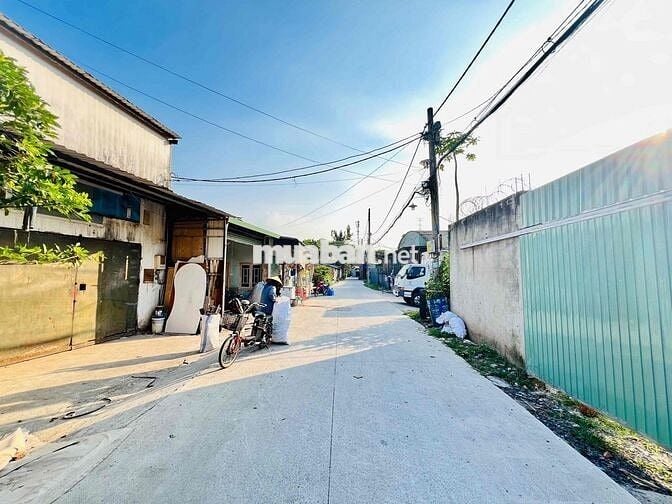 Bán Lô Đất Gần 1000m2 - Đông Thạnh - Hẻm Xe Tải - 12tỷ- Có Thổ Cư