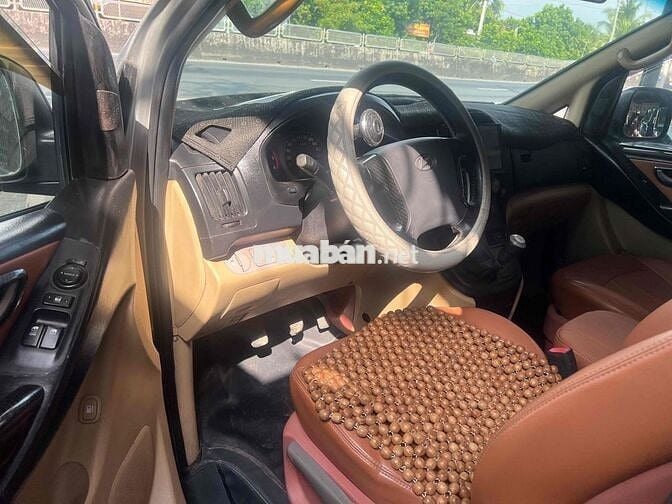 310 triệu 9 chổ máy dầu đời 2010 xe không niên hạn