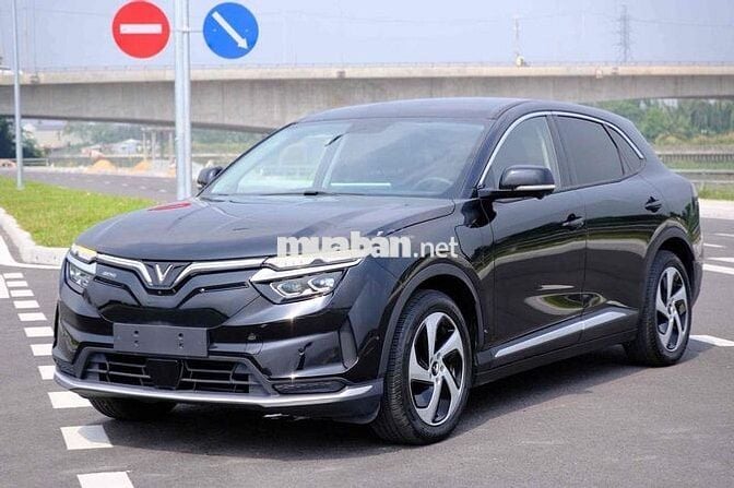 Xe điện Vinfast VF8 Eco 2024 Đen