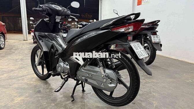 FuUTURE BÁNH MÂM 2022 SIÊU LƯỚT ĐẸP LUNG LINH