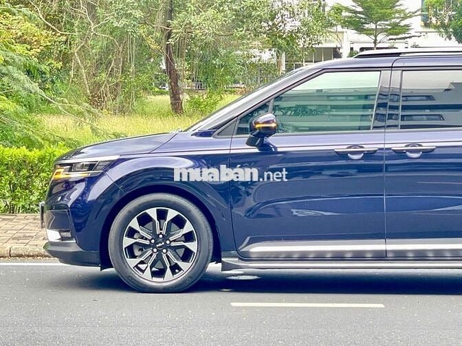Kia Carnival 2.2D Signature 2022 - 1 chủ từ đầu