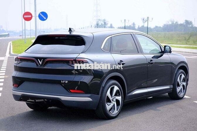 Xe điện Vinfast VF8 Eco 2024 Đen