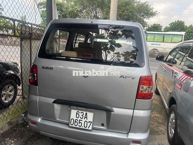 125 triệu susuki APV số sàng 8 chổ