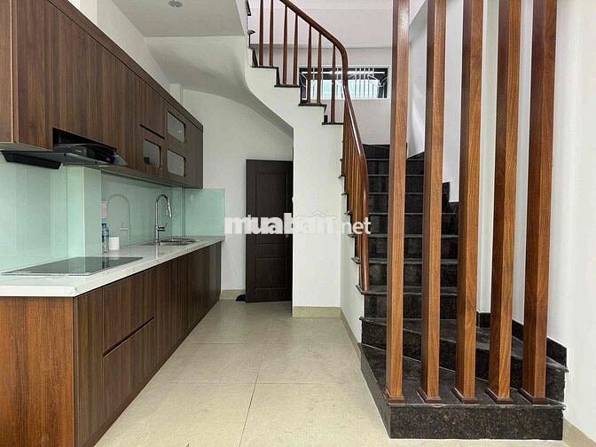 Cho thuê nhà mới xây 30mx5 tầng đối diện time city