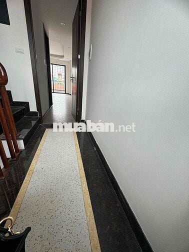 Cho thuê nhà mới xây 30mx5 tầng đối diện time city