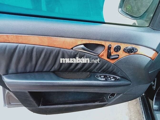 Bán Ford với Mẹc