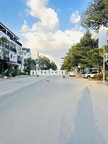 Nền đường A2 kdc hưng phú đoạn ngoài gần trường học giá rẻ