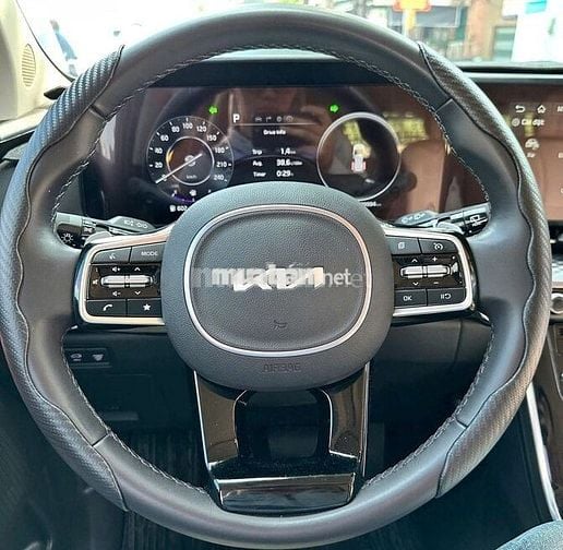 Kia Carnival 2023 Premium 2.2D 7S - 20000 km