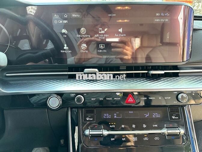 Kia Carnival 2023 Premium 2.2D 7S - 20000 km