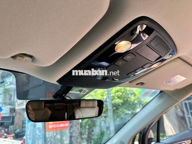 Kia Carnival 2023 Premium 2.2D 7S - 20000 km