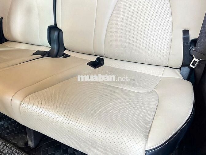 Kia Carnival 2023 Premium 2.2D 7S - 20000 km